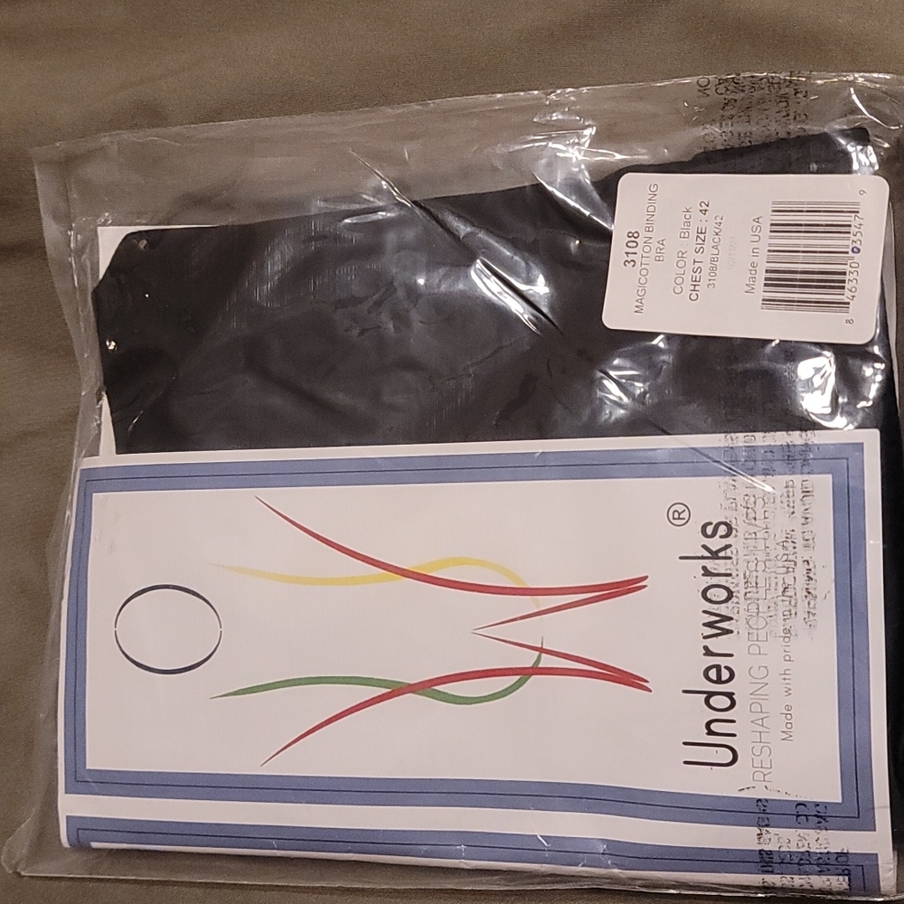 Black sports/binding bra size 42, NIB